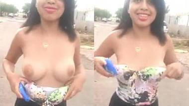 Sexy Indian Public - Cute Gf Flashes Er Hot Boobs On Public Road desi porn video